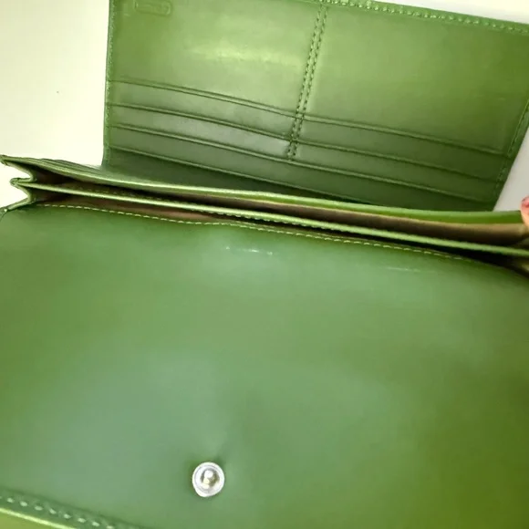 Coach Large Wallet - Picture 5 of 9